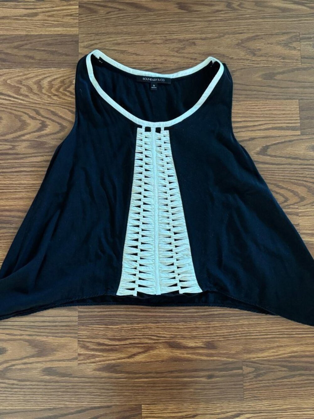 Boundary & Co. Women’s Black Sleeveless Sharkbite Hem Blouse Top Medium